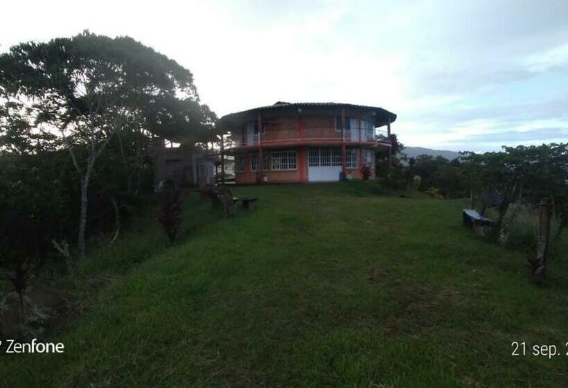 بنسيون Casa Redonda
