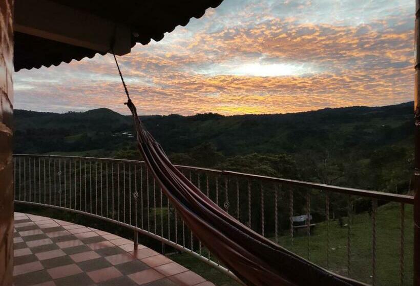 بنسيون Casa Redonda
