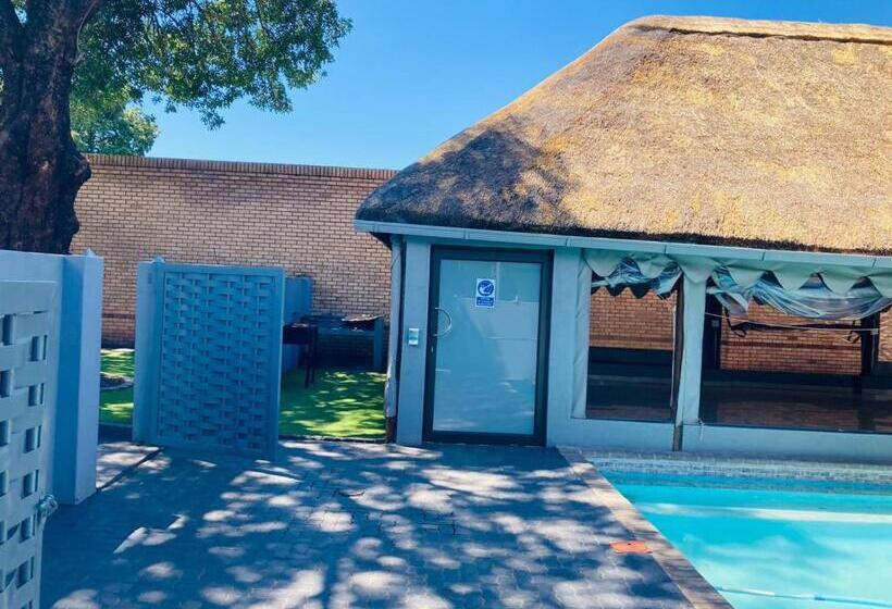 بنسيون President Guest Lodge