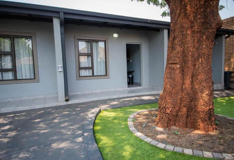 بنسيون President Guest Lodge