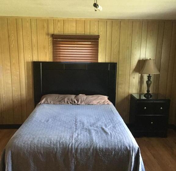 Cadiz Motel