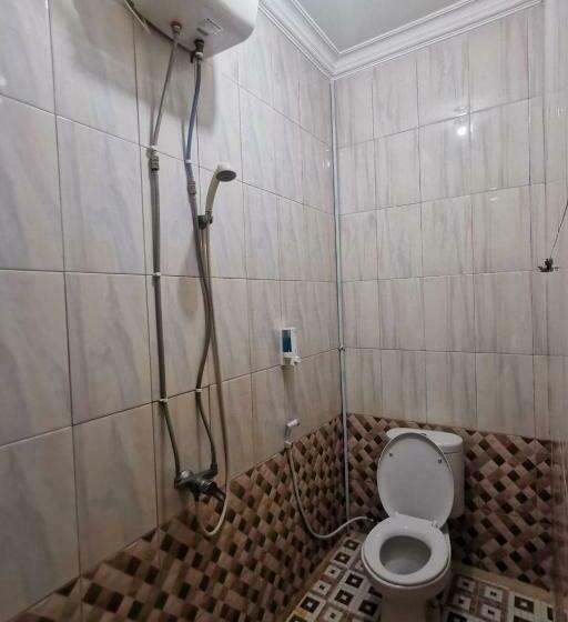 فندق Reddoorz At Pahlawan Street