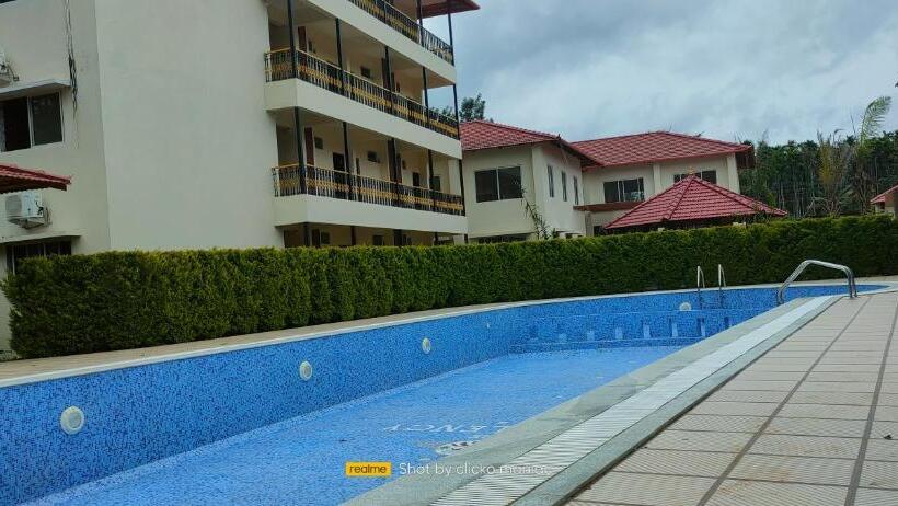 בית מלון כפרי The Excellency Resort & Spa, Coorg