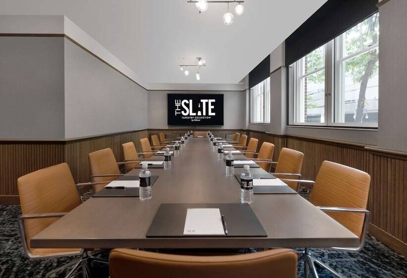 هتل The Slate Denver, Tapestry Collection By Hilton