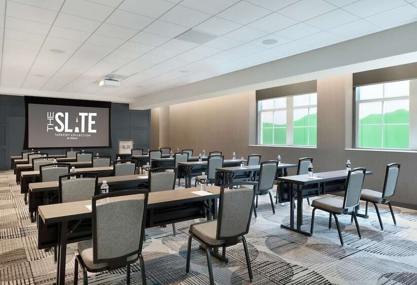 هتل The Slate Denver, Tapestry Collection By Hilton