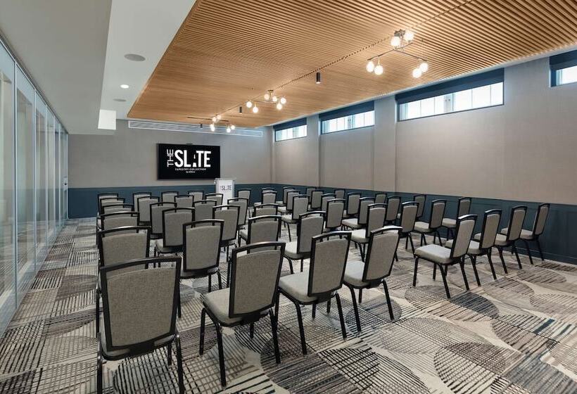 هتل The Slate Denver, Tapestry Collection By Hilton