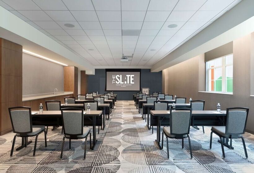 هتل The Slate Denver, Tapestry Collection By Hilton