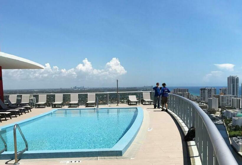 Iconic View   Hotel S Benefits   Low Rates