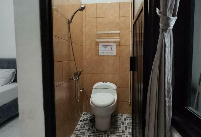 فندق Koolkost Syariah Near Lembuswana Mall