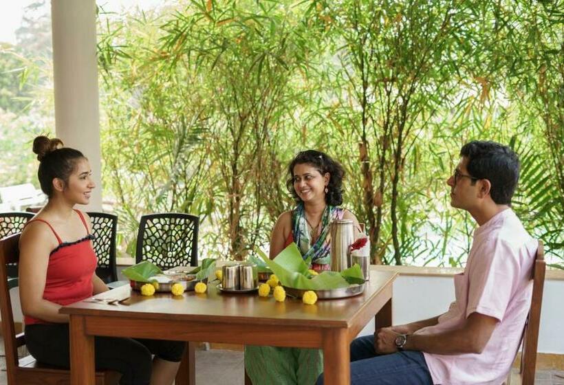 منتجع Sarth Ayurveda Retreat And Wellness Centre