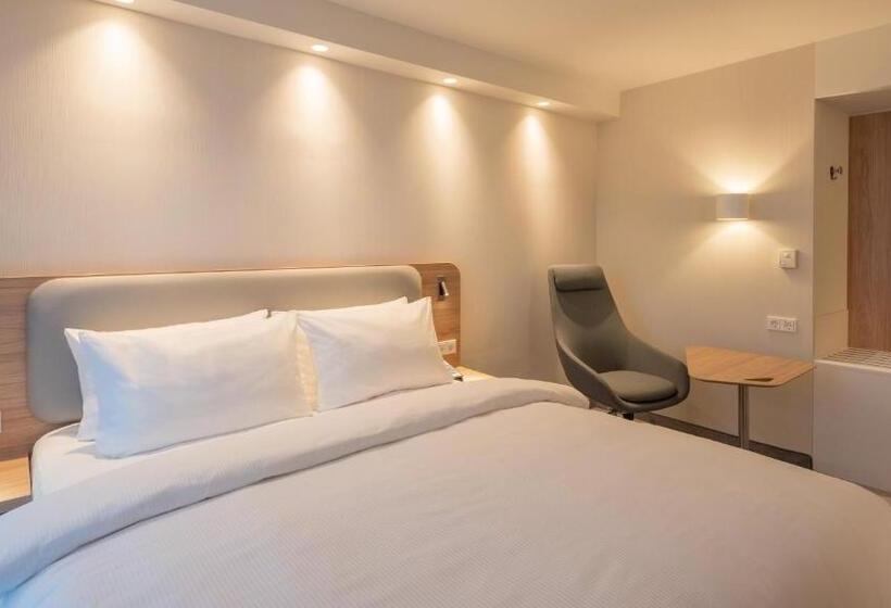 هتل Holiday Inn Express & Suites   Potsdam, An Ihg