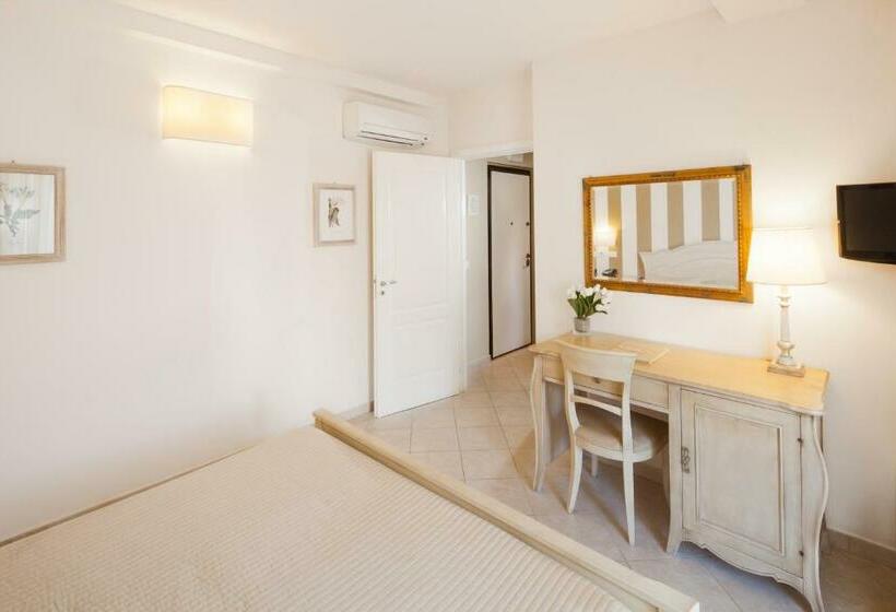 فندق Alcantara Resort Di Charme Adults Only