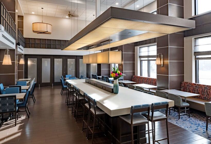 هتل Hampton Inn & Suites By Hilton Halifax   Dartmouth