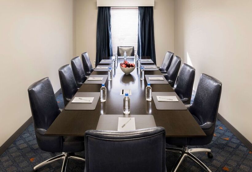 هتل Hampton Inn & Suites By Hilton Halifax   Dartmouth