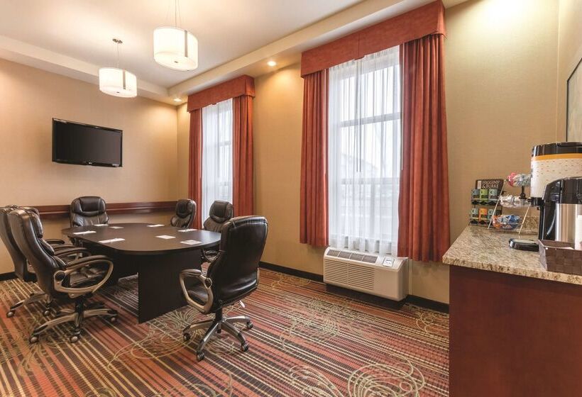 فندق Hampton Inn By Hilton Edmonton/south, Alberta, Canada