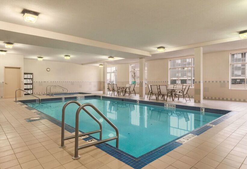 فندق Hampton Inn By Hilton Edmonton/south, Alberta, Canada