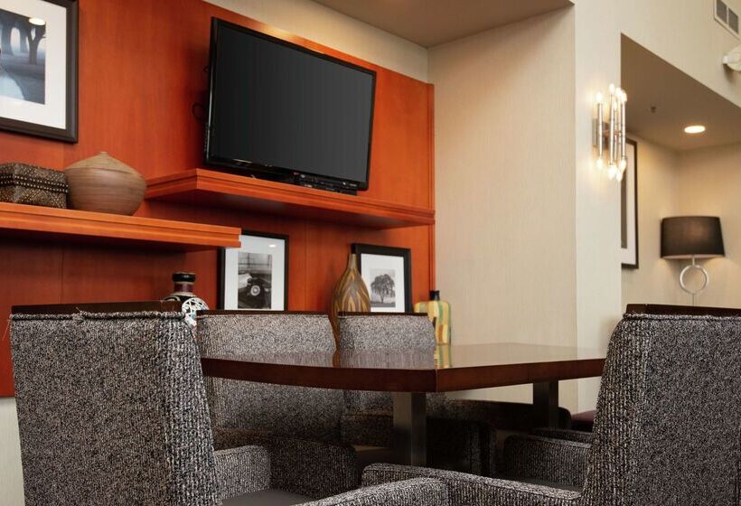 فندق Hampton Inn & Suites Barrie