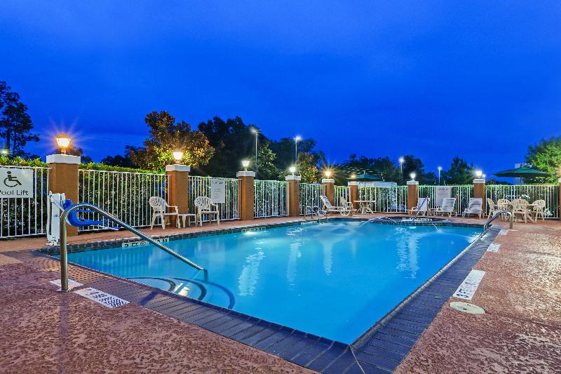 Holiday Inn Express Hotel & Suites Beaumont Northwest, An Ihg