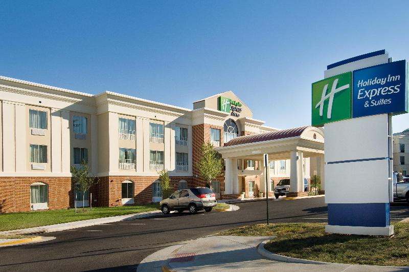 هتل Holiday Inn Express & Suites Alexandria   Fort Belvoir, An Ihg