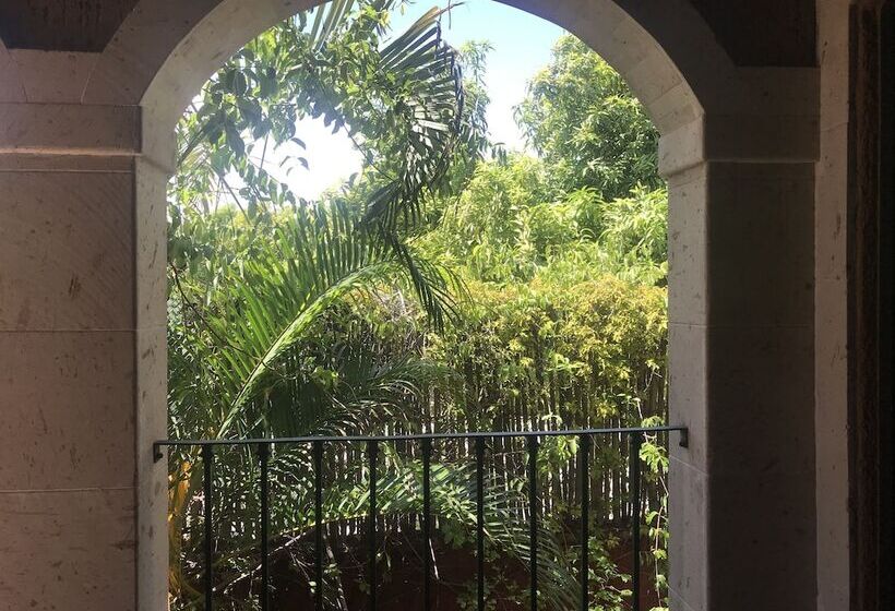 هتل Posada Del Cortes