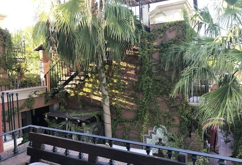 هتل Posada Del Cortes