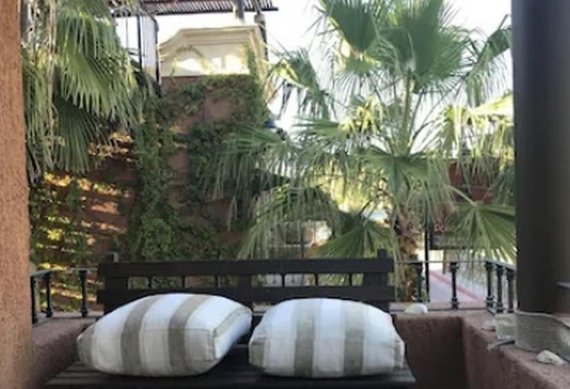 هتل Posada Del Cortes