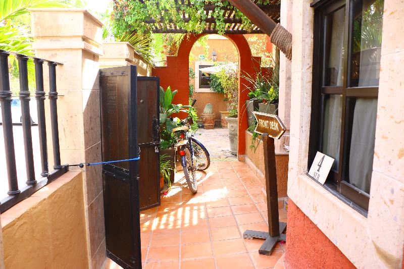 هتل Posada Del Cortes
