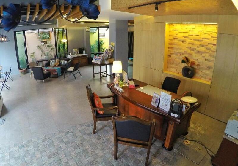Sea Front Home Hotel   Patong Beach