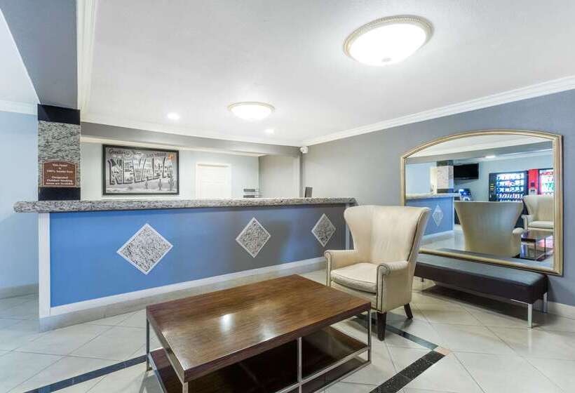 هتل Super 8 By Wyndham Las Vegas North Strip/fremont St. Area