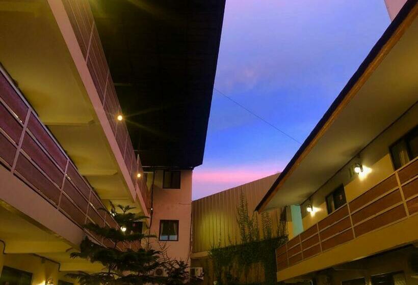 هتل Bamboe Inn 2 Homestay