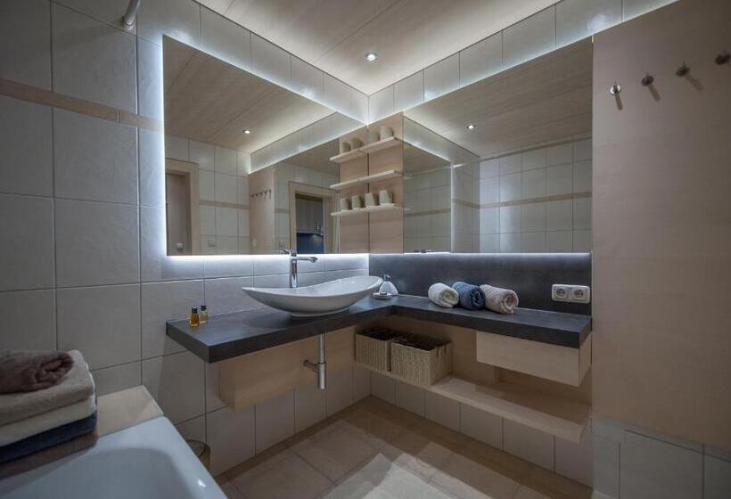 پانسیون Arlsuites