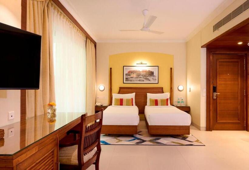리조트 Sea Breeze Sarovar Portico Varca Goa
