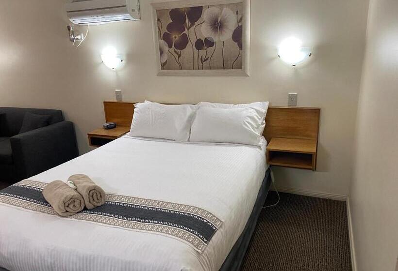 فندق All Settlers Motor Inn Parkes