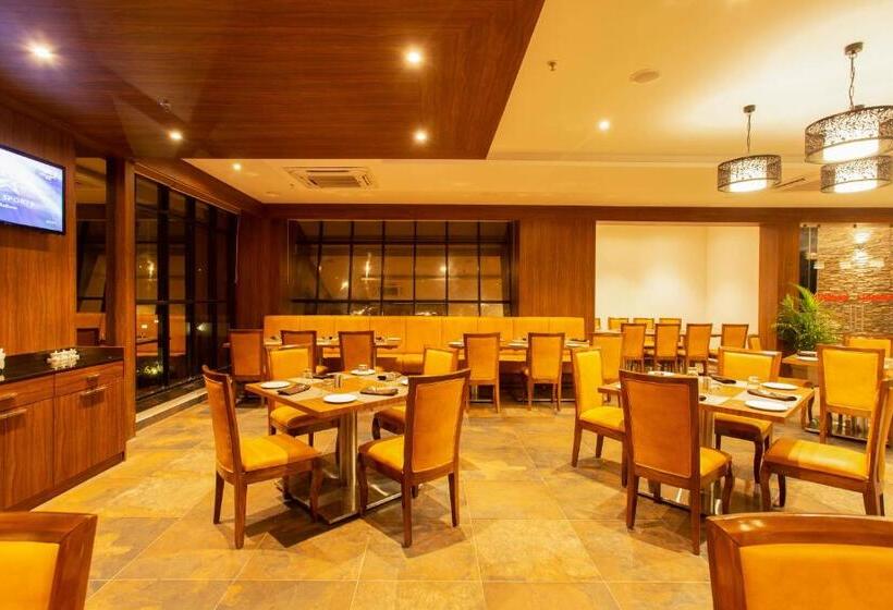 Hotelli Sarovar Portico Somnath