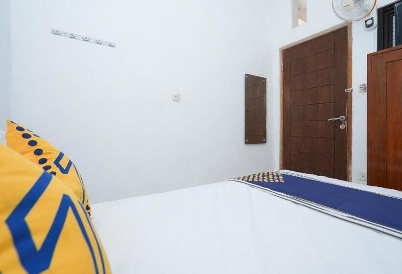 בית מלון כפרי Spot On 2479 Berkah Residence Syariah