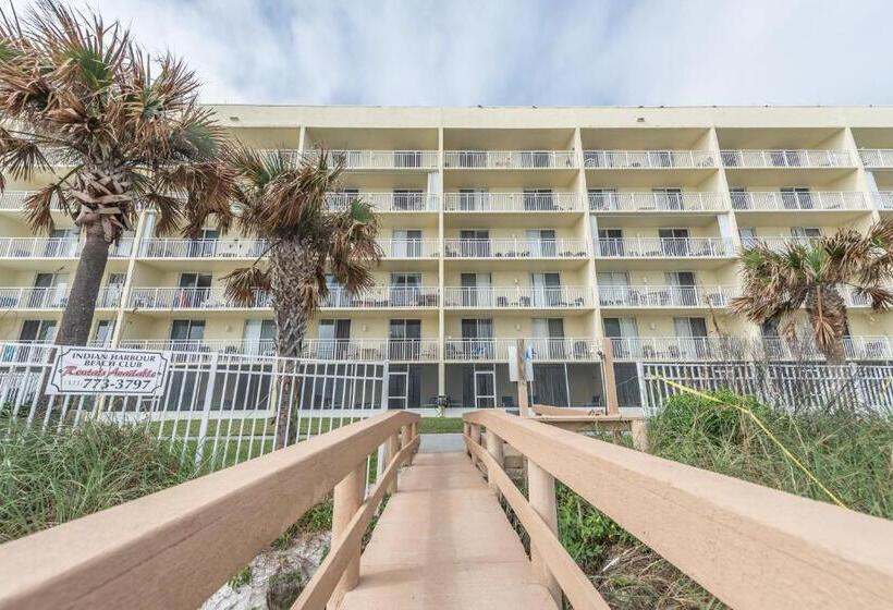 אתר נופש Indian Harbour Beach Club