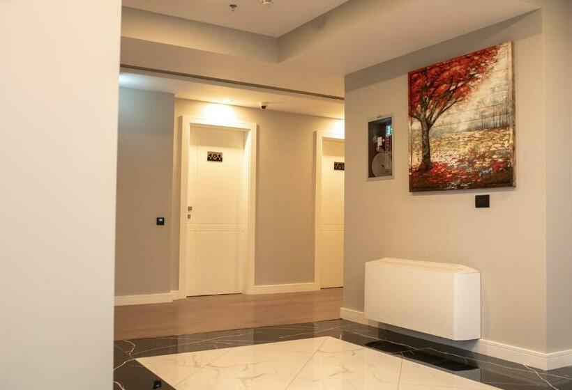 فندق Royal East Resort