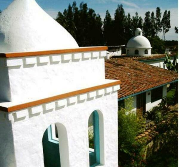 هاستل Las Palmeras Inn