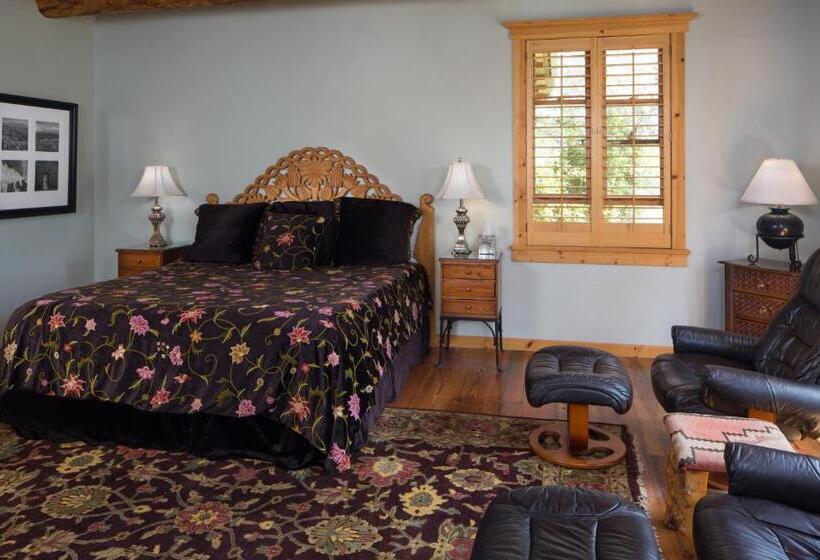 مبيت وإفطار Blue Lake Ranch
