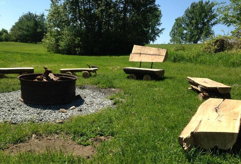 Elmhirst's Resort