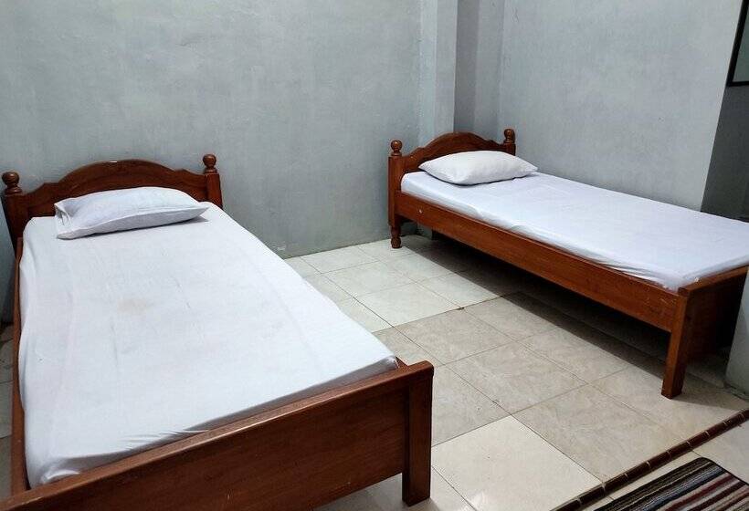 هتل Keluarga Mekar Jaya Syariah Near Uns Solo