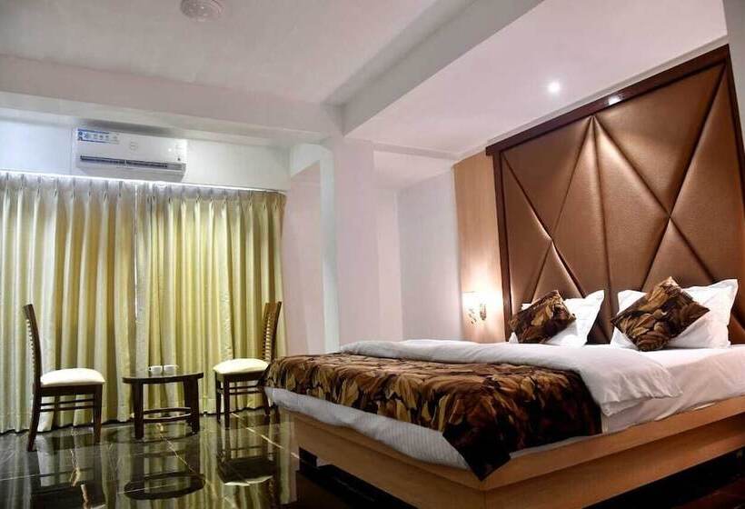 فندق Monarch Center Point Near Dahanu Beach, Bordi