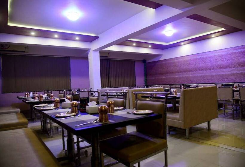 فندق Monarch Center Point Near Dahanu Beach, Bordi