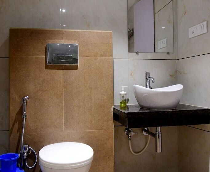 فندق Monarch Center Point Near Dahanu Beach, Bordi