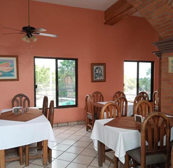 فندق Parador Del Rey