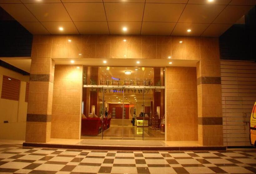 בית מלון כפרי Pla Krishna Inn