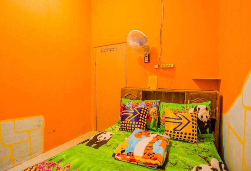 پانسیون Gandrung Payungan Family Inn