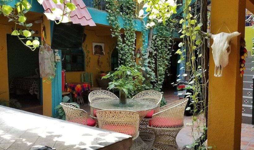 هتل Cabo Inn