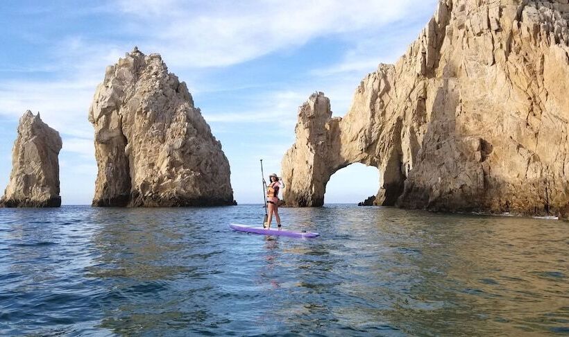 هتل Cabo Inn