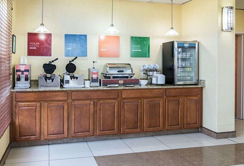 هتل Comfort Inn & Suites Chesapeake  Portsmouth